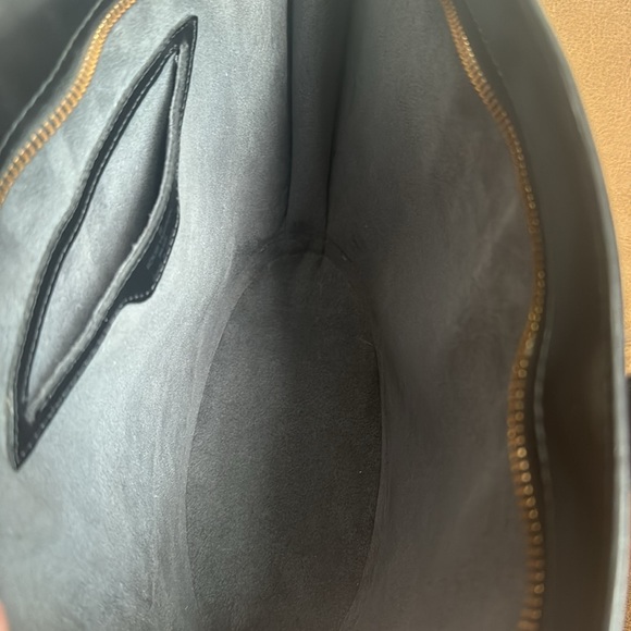 LOUIS VUITTON:GORGEOUS ST. JAQUES BLACK EPI LEATHER HANDBAG!!! AUTHENTIC! - Picture 7 of 10